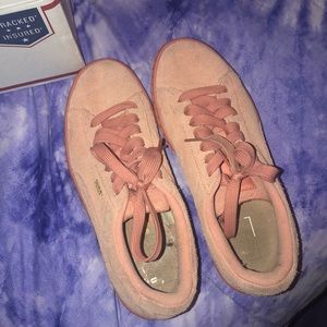 Pink Suede Pumas